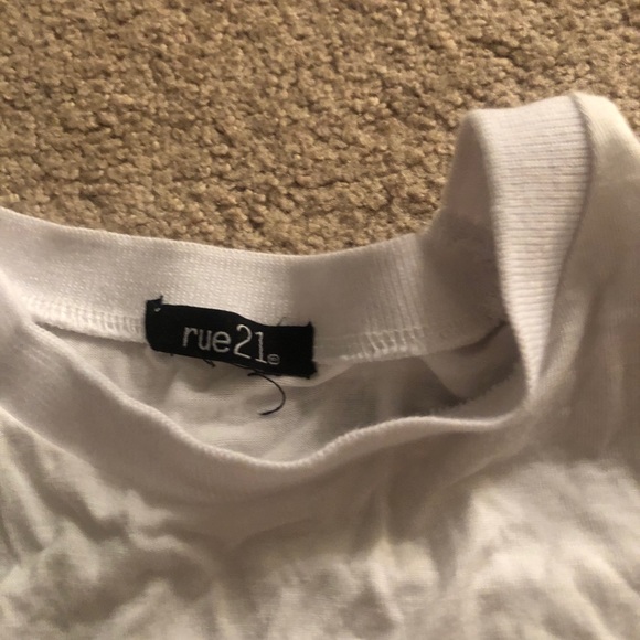 3/$20 • RAINBOW T-SHIRT - Picture 5 of 5